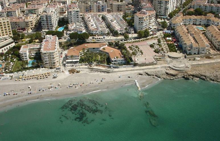 Apartamentos Playa Torrecilla Nerja Exterior photo